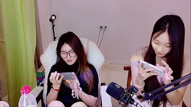 Xiongchumo1120 online show from 05-30-26, 03:13