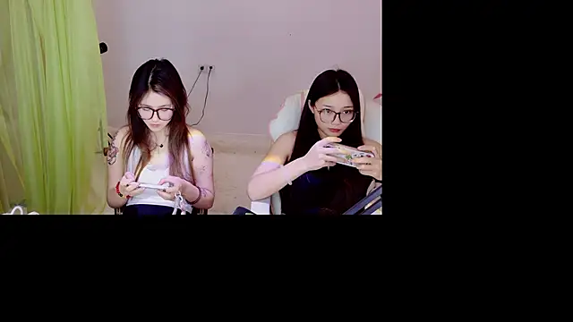 Xiongchumo1120 online show from 05-28-26, 03:25