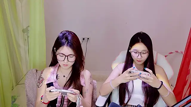 Xiongchumo1120 online show from 05-11-26, 03:19