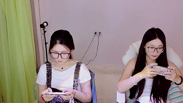 Xiongchumo1120 online show from 05-27-26, 03:25