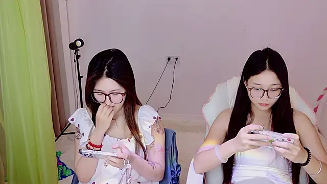 Xiongchumo1120 online show from 05-26-26, 03:15