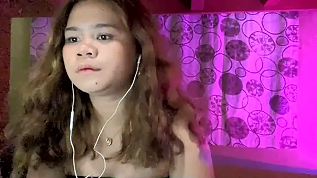 ElodiaSebourn online show from 04-13-26, 01:59