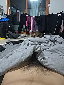 uju8251 online show from 04-12-26, 11:35