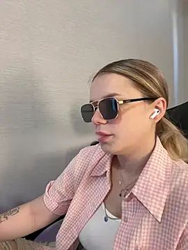 KimEvanss online show from 06-27-26, 05:13
