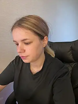 KimEvanss online show from 07-05-26, 05:03