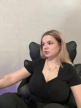 KimEvanss online show from 06-26-26, 05:24