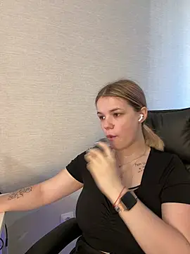 KimEvanss online show from 07-04-26, 05:03
