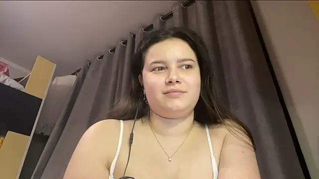 Snapshot of LonnaVandal chatting on 04-15-26, 07:58 LonnaVandal online show from 04-15-26, 07:58