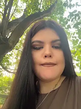 Snapshot of AmeliaBronze chatting on 06-18-26, 02:10 AmeliaBronze online show from 06-18-26, 02:10