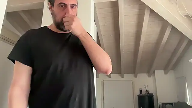 Snapshot of Mach3t3 chatting on 04-15-26, 07:47 Mach3t3 online show from 04-15-26, 07:47