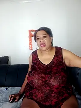 Snapshot of BUSTYQUEEN56_ chatting on 04-15-26, 02:17 BUSTYQUEEN56 online show from 04-15-26, 02:17