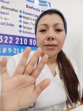 Snapshot of SARA_21- chatting on 05-11-26, 02:45 SARA 21- online show from 05-11-26, 02:45