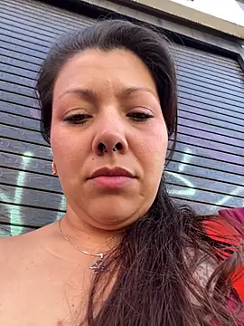Snapshot of SARA_21- chatting on 04-26-26, 12:57 SARA 21- online show from 04-26-26, 12:57