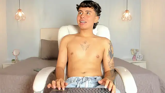 Malakay 18 online show from 04-12-26, 02:48