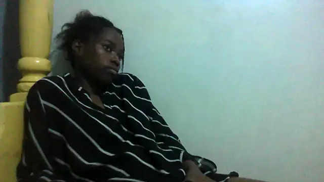Snapshot of Rerpuss1 chatting on 06-14-26, 10:11 Rerpuss1 online show from 06-14-26, 10:11
