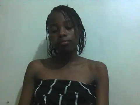 Snapshot of Rerpuss1 chatting on 07-22-26, 05:04 Rerpuss1 online show from 07-22-26, 05:04