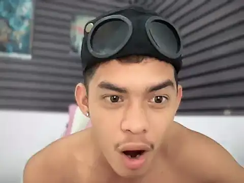yourhotasian jhonpol16 online show from 06-03-26, 12:22