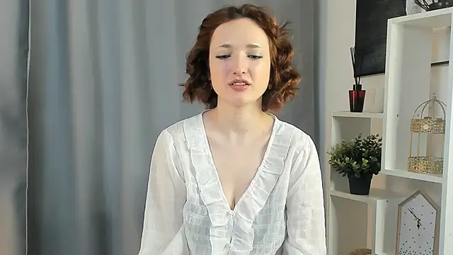 Snapshot of EvieEacho chatting on 04-12-26, 12:19 EvieEacho online show from 04-12-26, 12:19