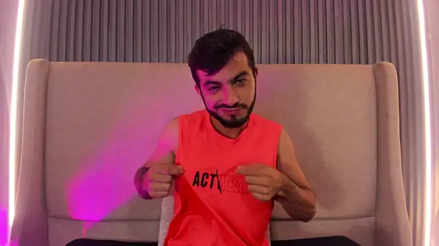 Snapshot of EmmanuelVoss chatting on 04-16-26, 04:35 EmmanuelVoss online show from 04-16-26, 04:35