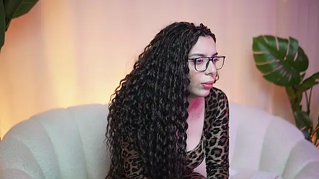 Snapshot of AriaPlay chatting on 05-14-26, 09:12 AriaPlay online show from 05-14-26, 09:12