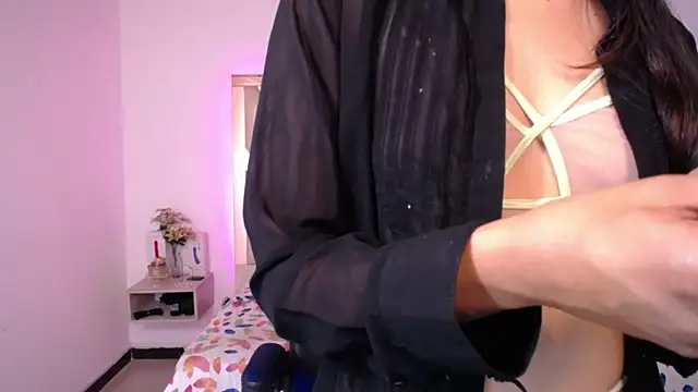 Snapshot of Miaa_ferrari1 chatting on 06-10-26, 12:06 Miaa ferrari1 online show from 06-10-26, 12:06