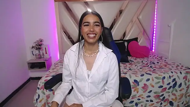 Snapshot of Miaa_ferrari1 chatting on 04-25-26, 11:57 Miaa ferrari1 online show from 04-25-26, 11:57