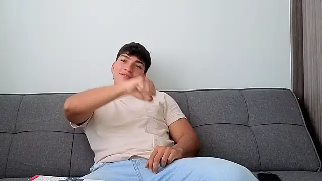 Snapshot of James_silva1 chatting on 04-20-26, 04:19 James silva1 online show from 04-20-26, 04:19