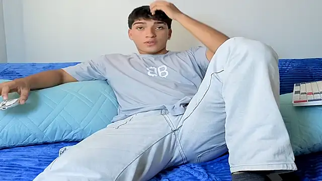 Snapshot of James_silva1 chatting on 05-26-26, 02:15 James silva1 online show from 05-26-26, 02:15