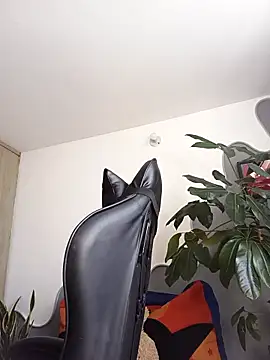 lyzyreth online show from 04-14-26, 04:01