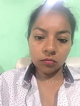 Snapshot of Tamaraxxx_hot chatting on 04-27-26, 05:16 Tamaraxxx hot online show from 04-27-26, 05:16