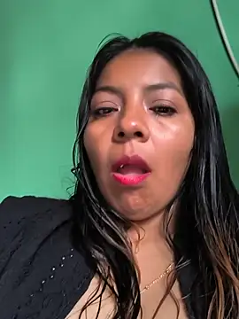 Snapshot of Tamaraxxx_hot chatting on 05-30-26, 02:44 Tamaraxxx hot online show from 05-30-26, 02:44