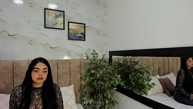 Snapshot of Candicewayne chatting on 05-20-26, 11:40 Candicewayne online show from 05-20-26, 11:40