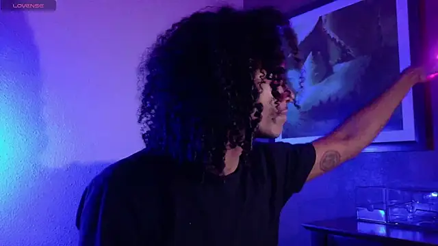 Snapshot of Uniballboy chatting on 04-13-26, 03:21 Uniballboy online show from 04-13-26, 03:21