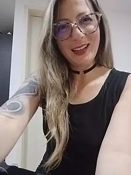 VALELUXX online show from 05-22-26, 03:26