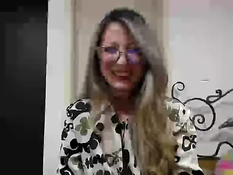 VALELUXX online show from 05-15-26, 02:20