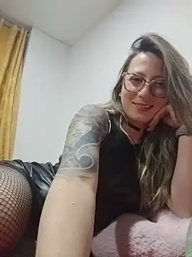 VALELUXX online show from 05-10-26, 02:59