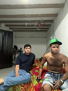 Snapshot of Elmonopas chatting on 04-12-26, 04:27 Elmonopas online show from 04-12-26, 04:27