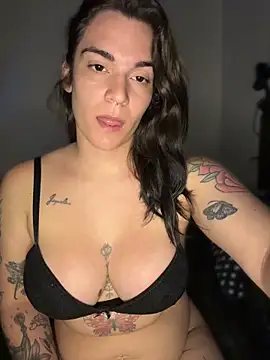 Snapshot of alicemeb chatting on 06-11-26, 12:32 alicemeb online show from 06-11-26, 12:32