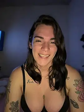 Snapshot of alicemeb chatting on 06-05-26, 06:52 alicemeb online show from 06-05-26, 06:52