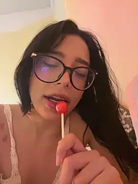 Snapshot of milakitti chatting on 04-21-26, 06:47 milakitti online show from 04-21-26, 06:47
