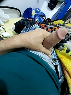 Dadee20 online show from 07-18-26, 04:04