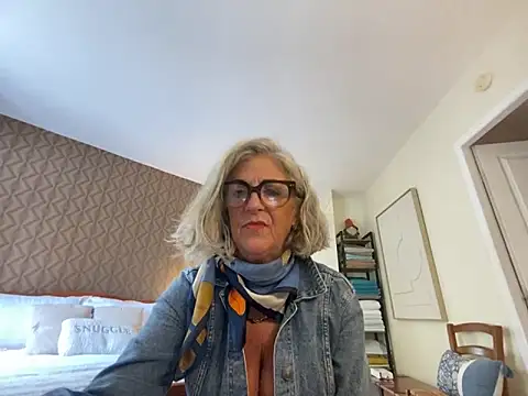 NaughtyMonicaUK online show from 04-19-26, 01:12