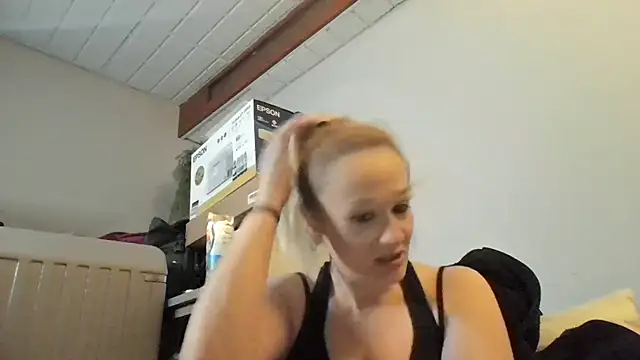 Princess42086 online show from 04-12-26, 08:34