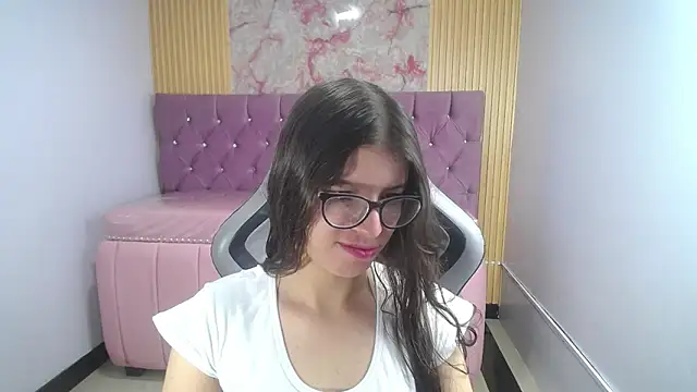 Snapshot of Kailee_ch chatting on 04-15-26, 01:15 Kailee ch online show from 04-15-26, 01:15