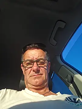 Snapshot of loulouferrari chatting on 05-31-26, 07:03 loulouferrari online show from 05-31-26, 07:03