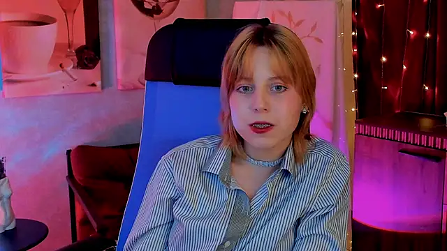 VivienneHebert online show from 04-18-26, 01:57