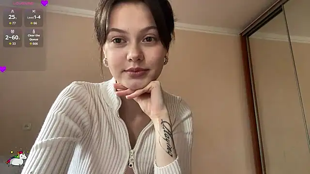 Snapshot of LaurenBlade chatting on 07-16-26, 07:16 LaurenBlade online show from 07-16-26, 07:16
