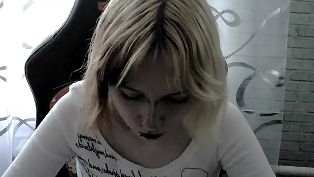 Vi Nika online show from 04-18-26, 01:02