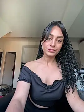 Snapshot of CurlyRouge chatting on 05-20-26, 02:25 CurlyRouge online show from 05-20-26, 02:25