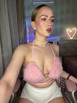 Snapshot of AlisaPearl chatting on 05-17-26, 07:58 AlisaPearl online show from 05-17-26, 07:58
